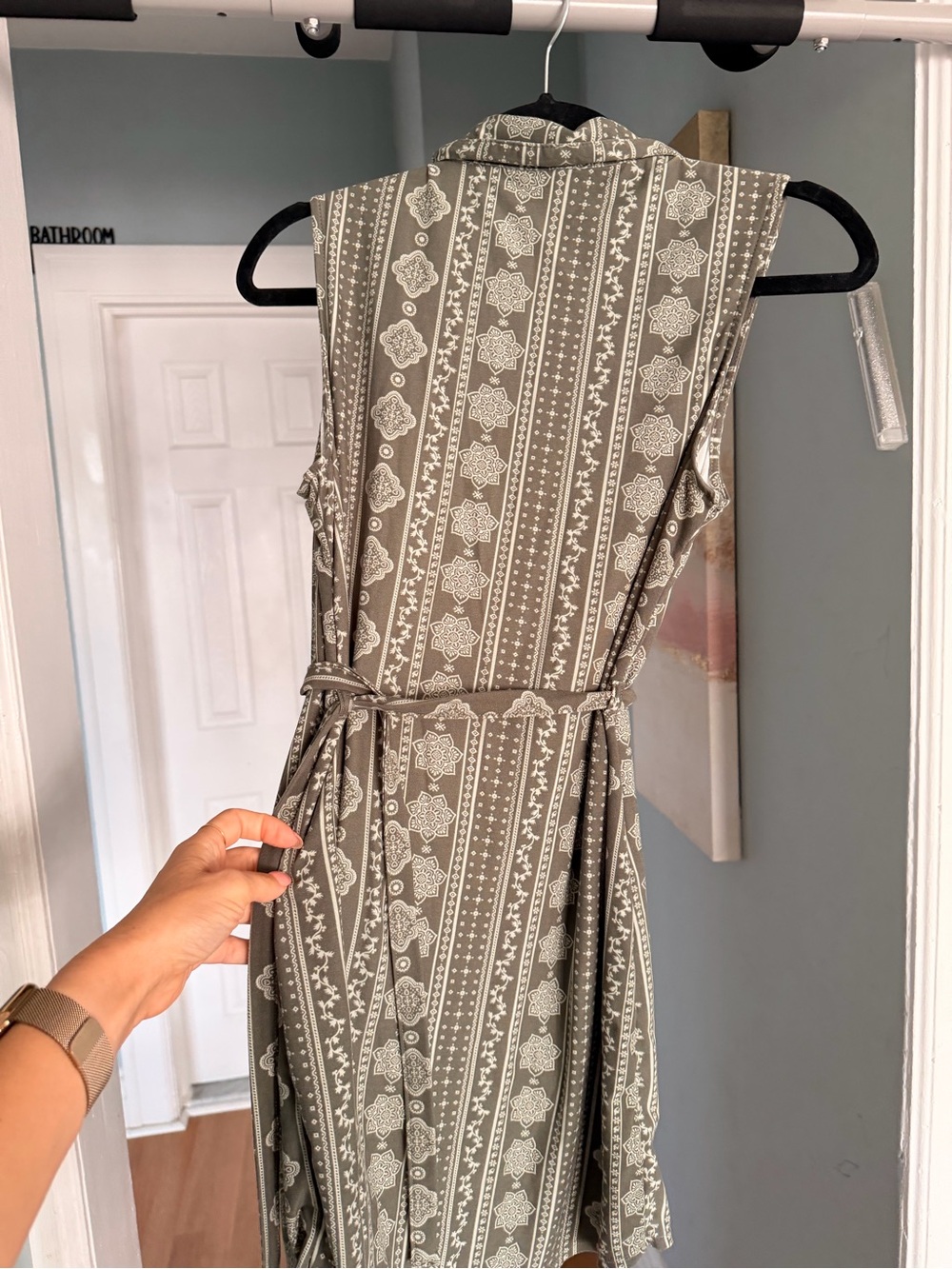 Sleeveless Taupe Patterned Belted Dress